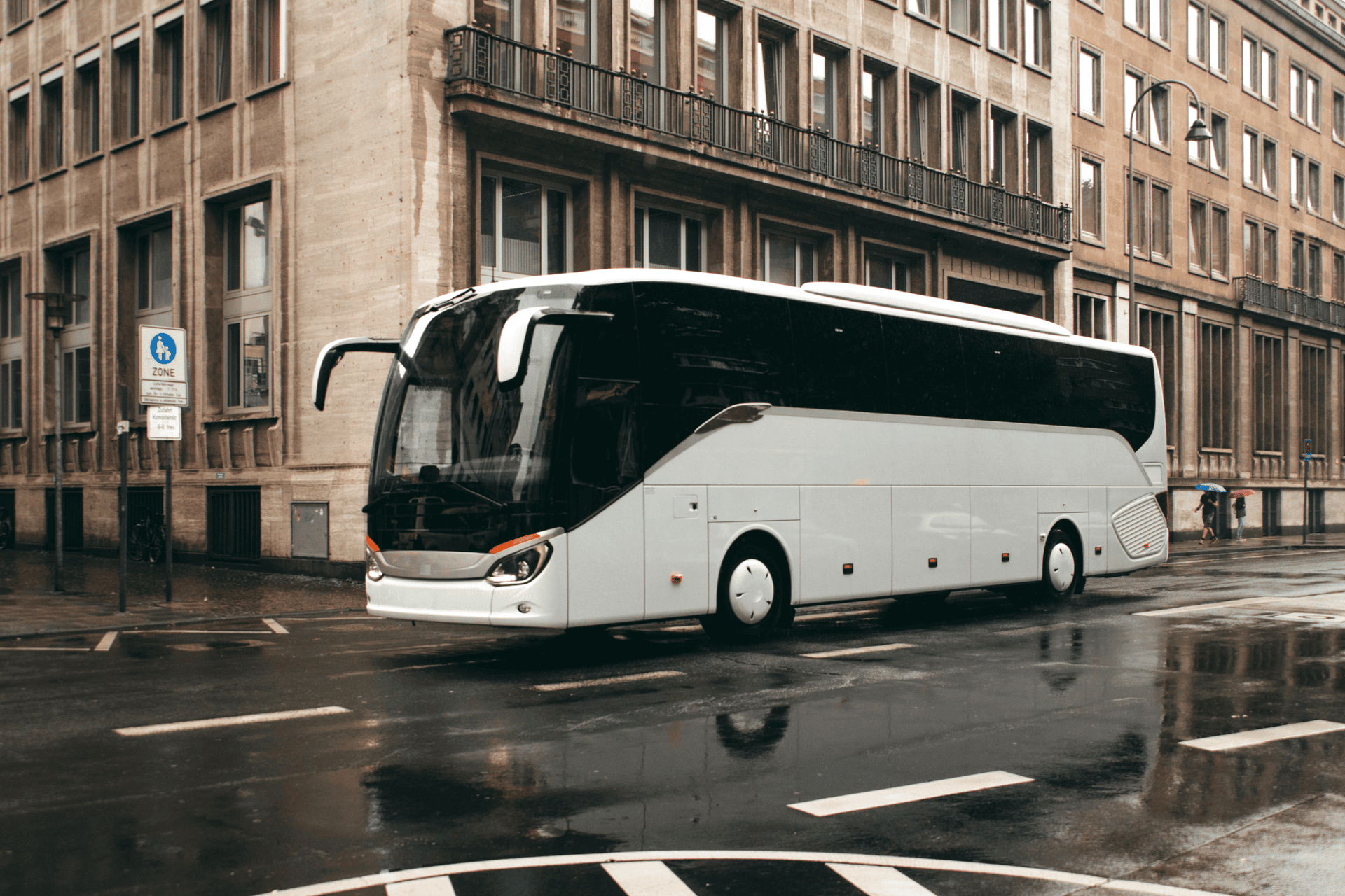 Entertainer Bus