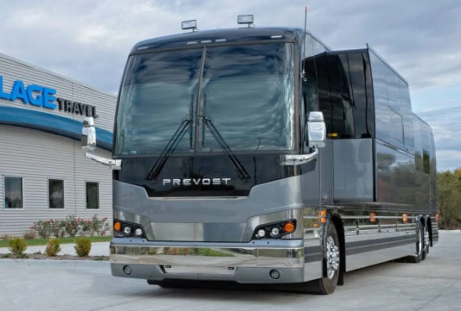 The H3-45 — Knights Coaches