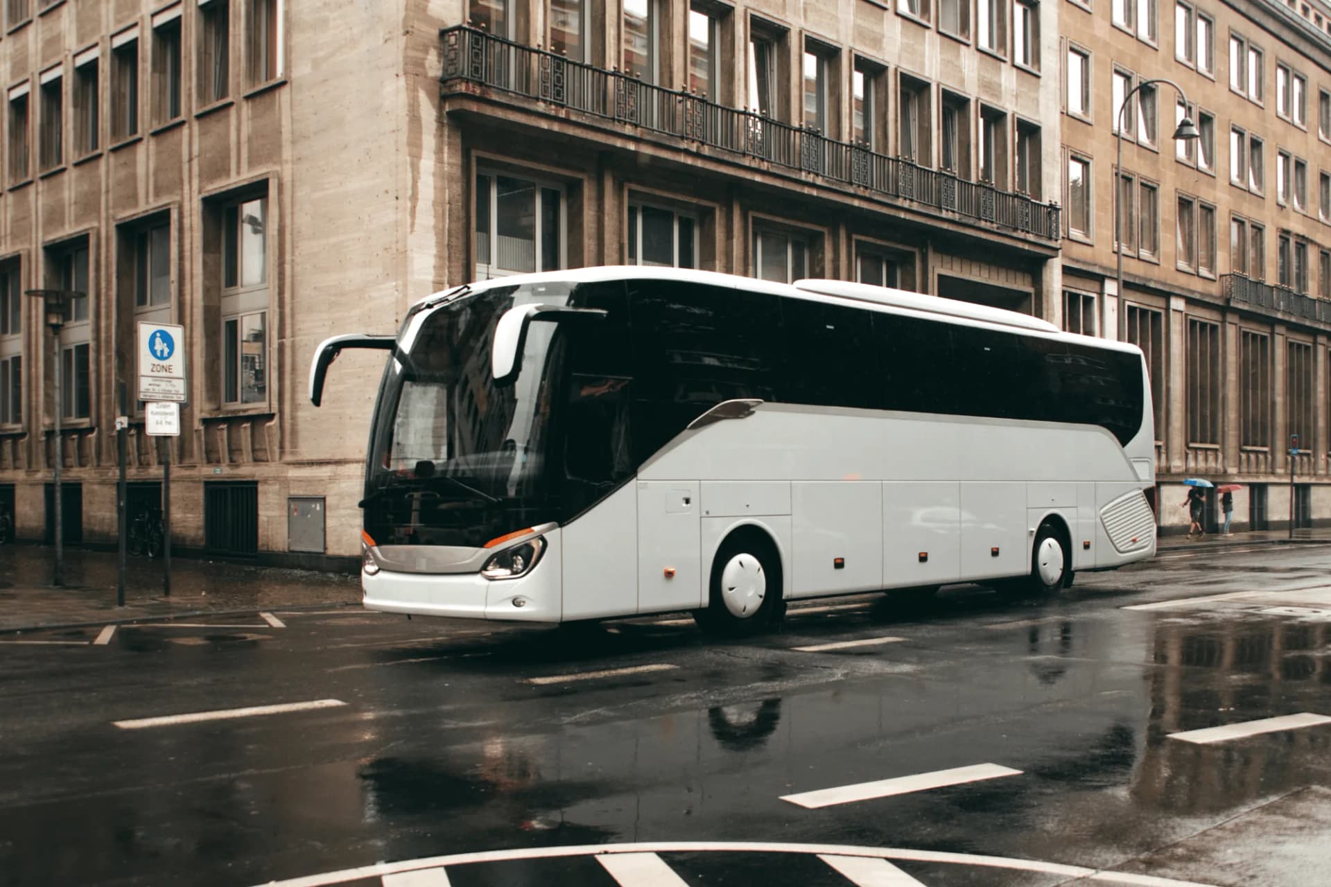 Entertainer Bus