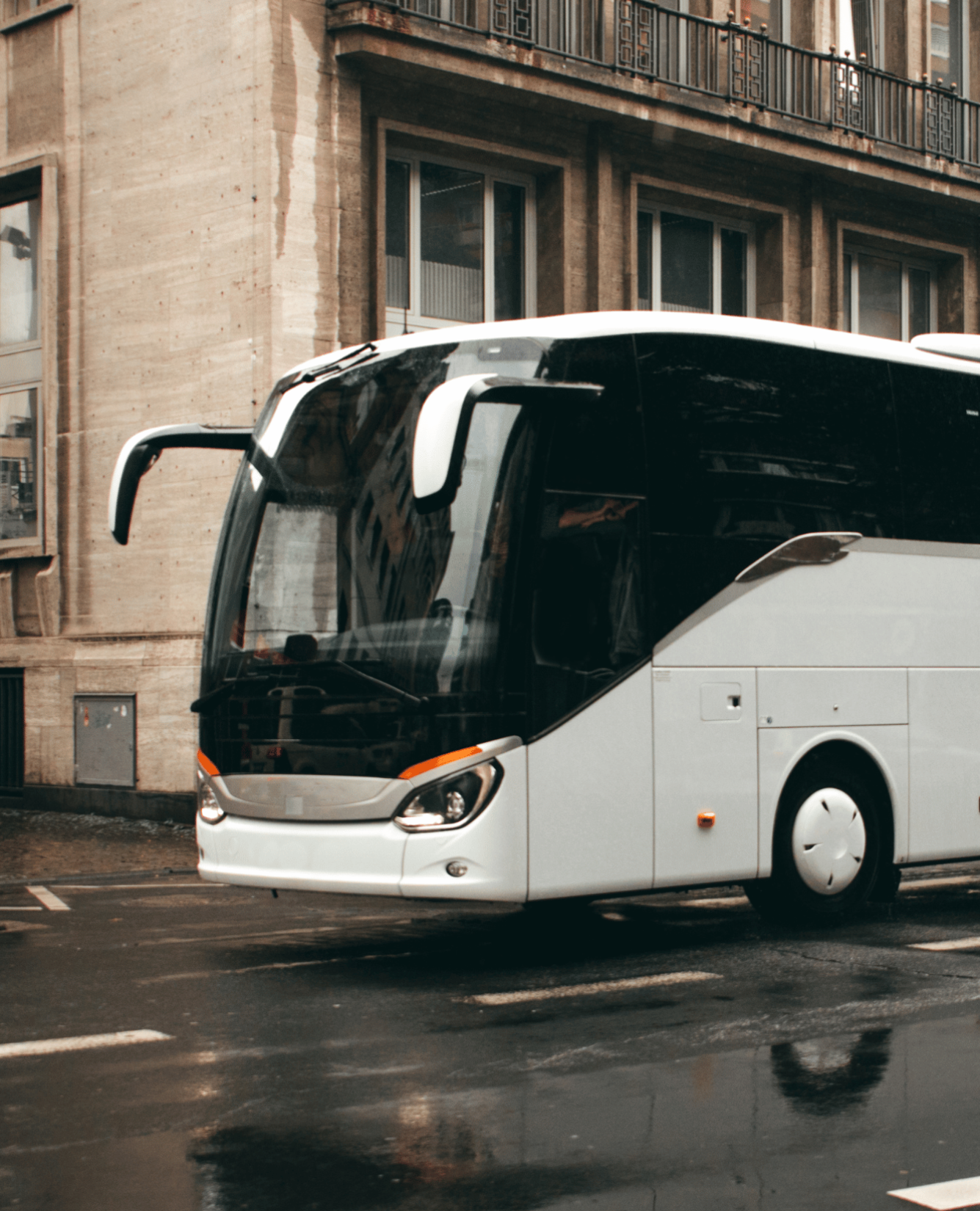 Entertainer Bus